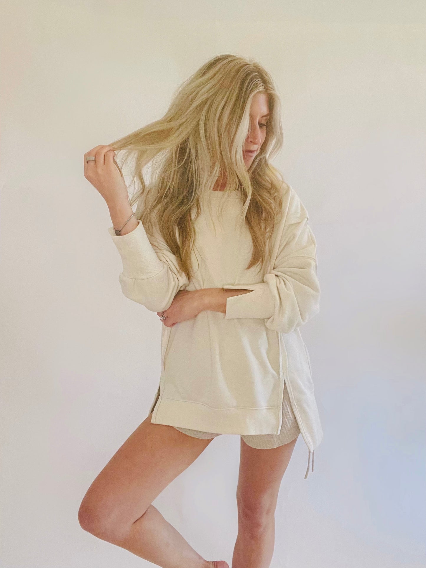 Amy Split cream pullover