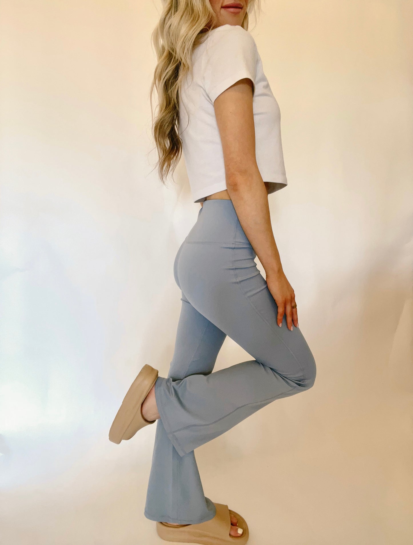 Sky blue Lee Flared yoga pants